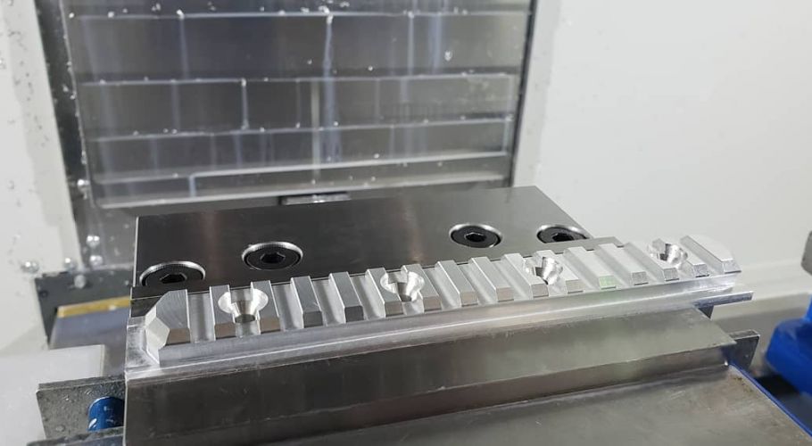 CNC-picatinny-rail-top