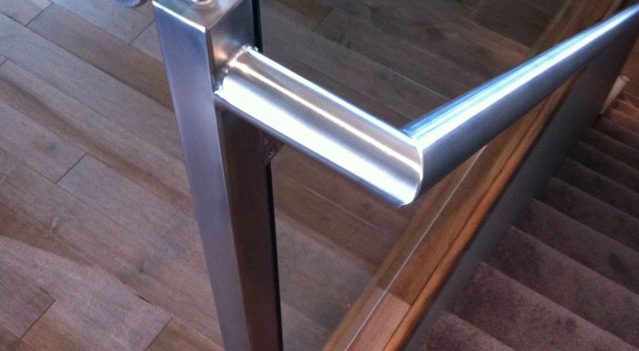 Stainless+Rail+Corner