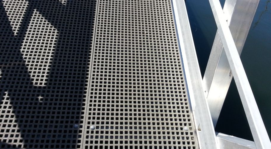 dock ramp grating