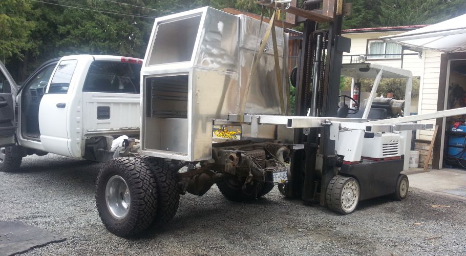 Custom-Alum-Tuck-Bed